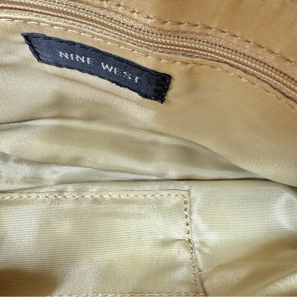 Vintage Nine West Baguette Green and Canvas Women’s Shoulder Bag OS - Picture 3 of 12